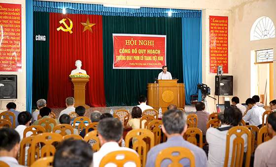 Quang cảnh buổi công bố quyết định. Quang cảnh buổi công bố quyết định.