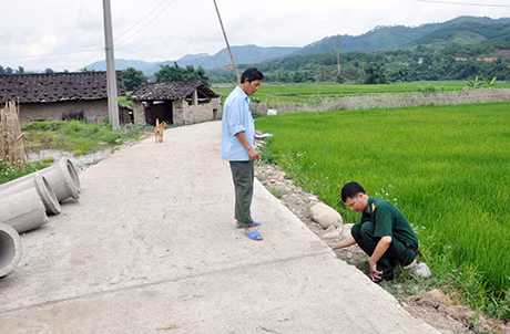 Các tuyến đường bê tông liên thôn trên địa bàn huyện mới được đưa vào sử dụng đã phục vụ đắc lực cho phát triển kinh tế - xã hội trên địa bàn.