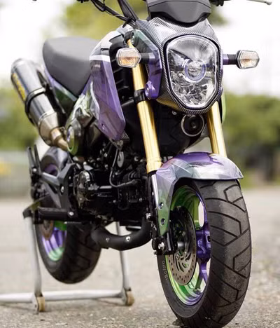 Honda MSX 125 ra đời đầu năm 2013 tại Thái Lan, mang cảm hứng dòng xe khỉ đầu những năm 1960.