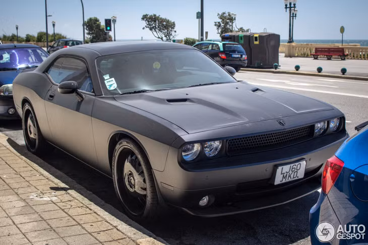 Dodge Challenger SRT8