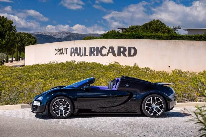 Grand Sport Vitesse đang giữ kỷ lục thế giới là chiếc mui trần tăng tốc nhanh nhất.