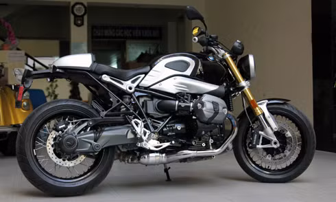 Mẫu BMW R Nine T mang phong cách cafe racer ở Sài Gòn.