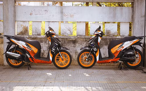 Dựa trên ý tưởng mẫu superbike Honda CBR Repsol, bộ đôi SH lột xác một phần nhờ kỹ thuật vẽ Airbrush.