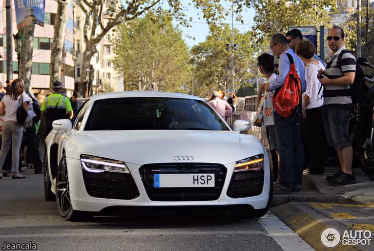 Audi R8 V10