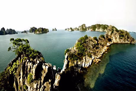 Rồng hạ trên Vịnh Hạ Long - ảnh Đỗ Giang