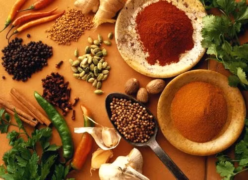 Tránh ăn các gia vị, thức ăn cay, nóng. 