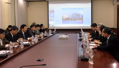 Quang cảnh buổi làm việc.