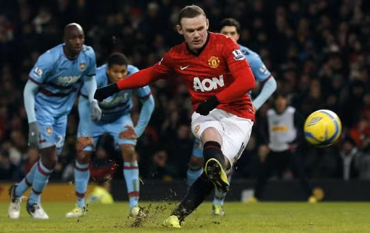 Rooney đã thất bại nhiều lần trên chấm phạt đền - Ảnh: Getty
