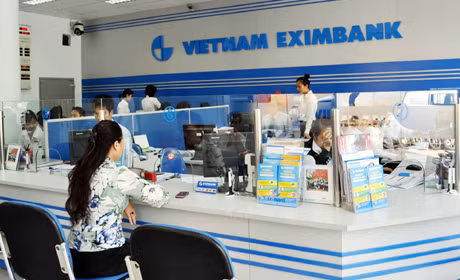 Các ngân hàng thời điểm này đang trong quá trình hoàn thiện dịch vụ cung ứng vàng miếng (ảnh chụp tại Ngân hàng Xuất nhập khẩu Chi nhánh Quảng Ninh).
