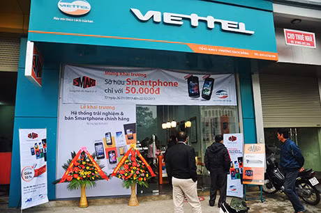 Viettel khai trương của hàng smartphone tại địa chỉ tổ 41, khu 3, phường Bạch Đằng (TP Hạ Long).