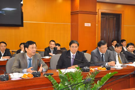 Đồng chí Nguyễn Văn Đọc phát biểu tại buổi làm việc