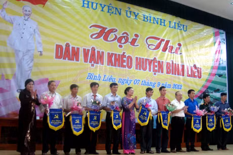 Hội thi “Dân vận khéo” huyện Bình Liêu, tháng 9-2012.