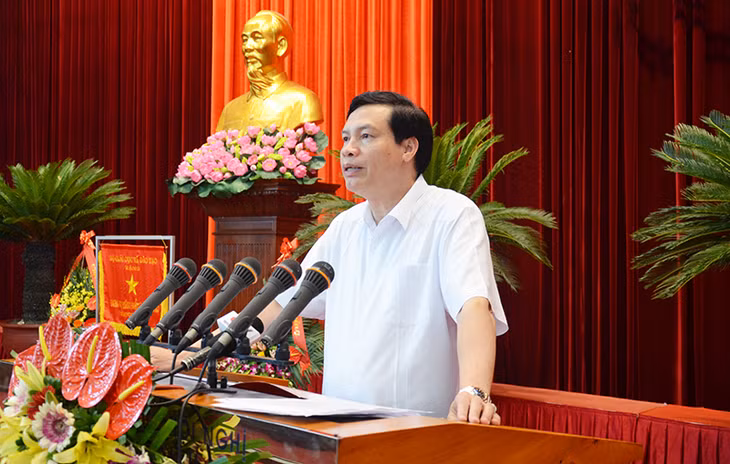Đồng chí Nguyễn Đức Long, Phó Bí thư Tỉnh ủy, Chủ tịch UBND tỉnh phát biểu tại hội nghị