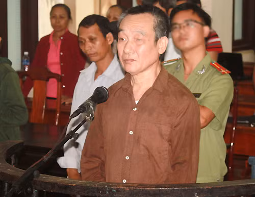 Ông Đồng trước giờ được thả tự do. Ảnh: C. T.