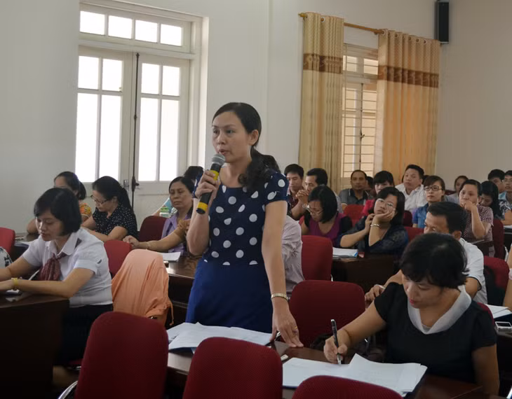 Giáo viên Trường THPT chuyên Hạ Long kiến nghị, đồng thời đưa ra các giải pháp thu hút nhân tài