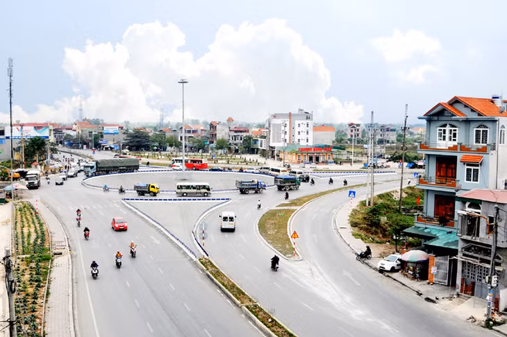 Dự án cải tạo nâng cấp Quốc lộ 18 qua TP Uông Bí - một trong những công trình giao thông trọng điểm - được đầu tư theo hình thức BOT, đã đáp ứng nhu cầu vận tải phục vụ phát triển kinh tế - xã hội trên địa bàn. Ảnh: Đỗ Phương