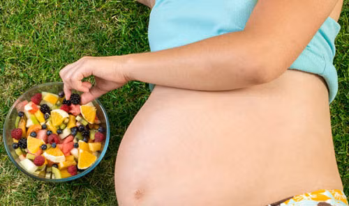 Rau quả giúp bổ sung dưỡng chất, vitamin rất tốt với mẹ bầu. (ảnh minh họa)