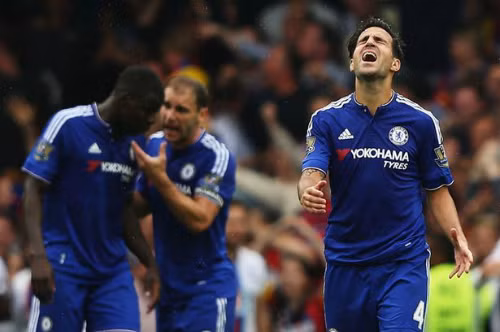 Cầu thủ Chelsea thất vọng khi thua trên sân nhà. Ảnh: AFP.