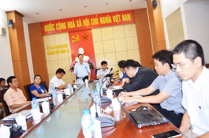 Đồng chí Nguyễn Ngọc Thu, Bí Thư thành ủy Uông Bí kết luận tại buổi làm việc
