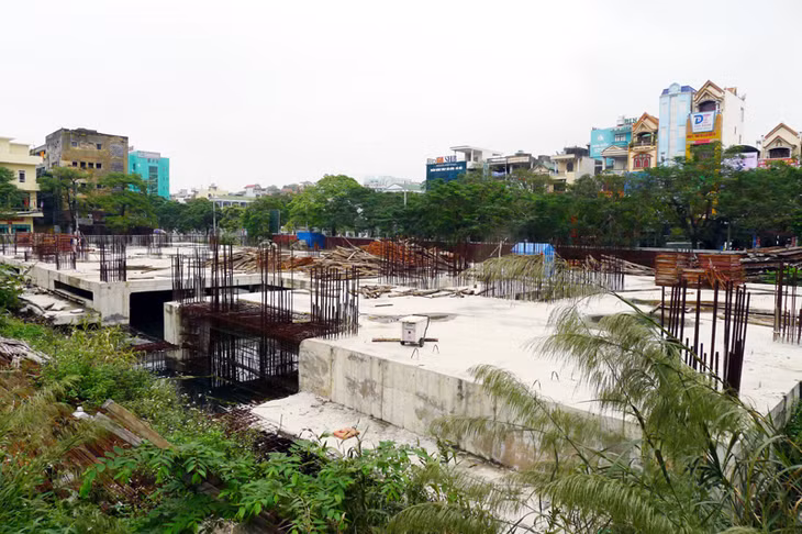 Dự án Chung cư cao tầng Trần Hưng Đạo (TP Hạ Long) do Công ty TNHH MTV 508 làm chủ đầu tư sau hơn 10 năm triển khai thi công đến nay vẫn dở dang.