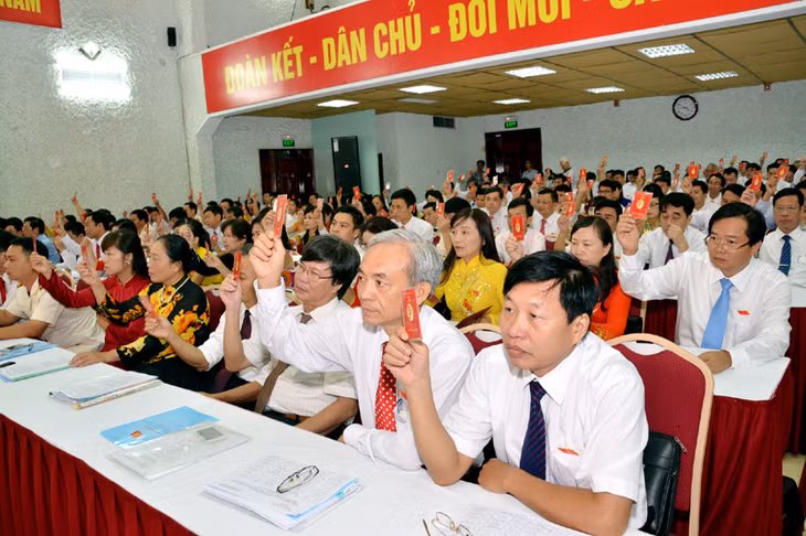 Đại hội biểu quyết thông qua Nghị quyết Đảng bộ Thành phố lần thứ XXII, nhiệm kỳ 2015 – 2020.
