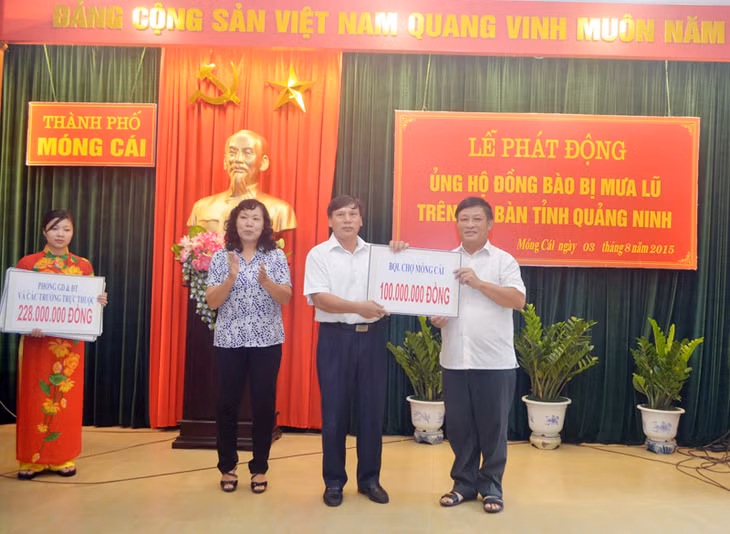 Các đơn vị, doanh nghiệp đăng ký ủng hộ đồng bào bị mưa lũ trên địa bàn tỉnh
