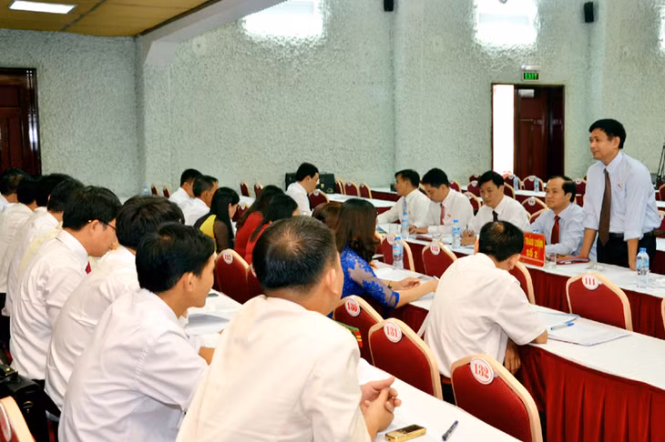 Quang cảnh thảo luận tại các tổ