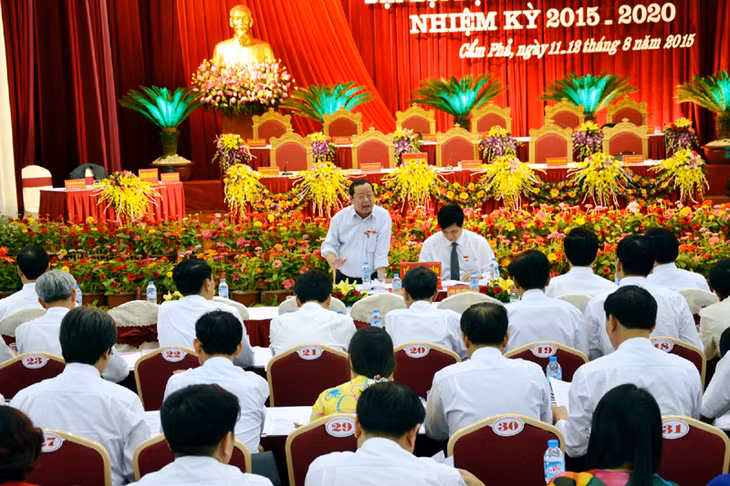 Quang cảnh thảo luận tại các tổ