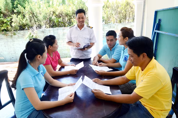 Một buổi họp thường kỳ giữa Công đoàn Công ty với Công đoàn bộ phận Tổ biểu diễn nhằm nắm rõ tâm tư nguyện vọng của CBCN.