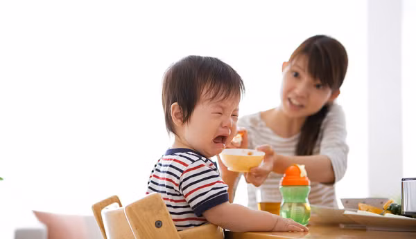 Bữa ăn trở thành cuộc tra tấn hệ tiêu hóa. Ảnh: Anoxeriasupporters.