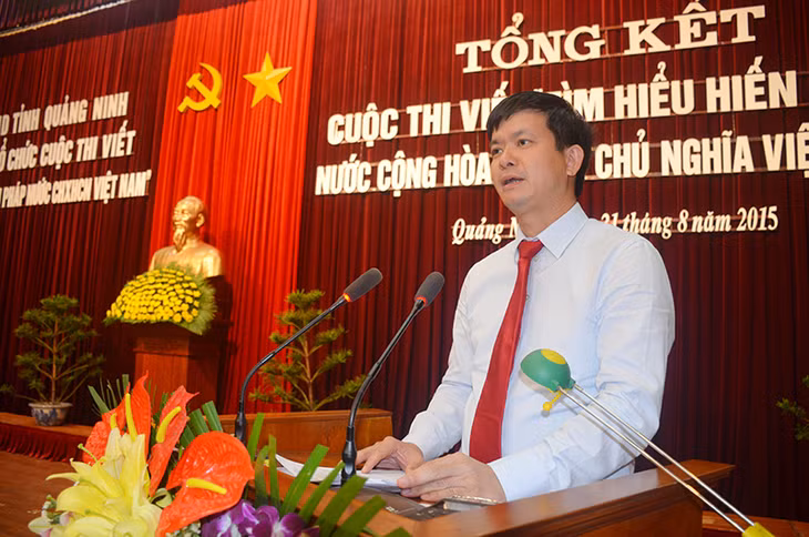 Đồng chí Lê Quang Tùng, Phó Chủ tịch UBND tỉnh, Trưởng Ban Tổ chức cuộc thi phát biểu tại lễ trao giải.