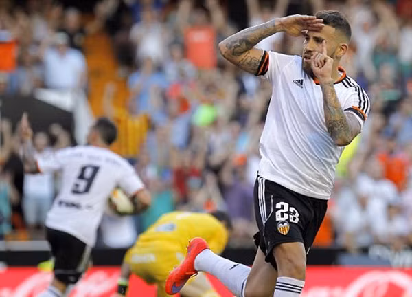  Otamendi đã quyết định sang thi đấu cho Man City - Ảnh: AFP
