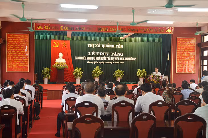 Quang cảnh lễ truy tặng