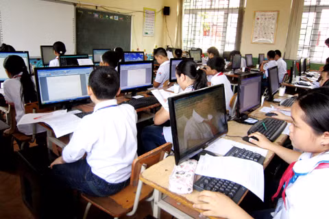 Tiết tin học của học sinh Trường Tiểu học Vĩnh Khê (TX Đông Triều). Ảnh: X.G - Phòng GD-ĐT Đông Triều