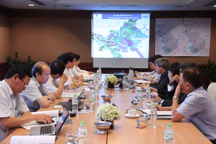 Quang cảnh buổi làm việc.