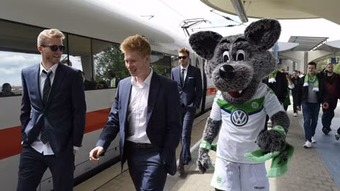 Tới Man City, De Bruyne (giữa) sẽ trở thành bản hợp đồng đắt giá nhất lịch sử CLB này