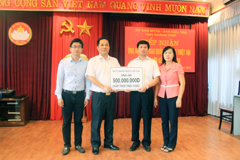 Các ngành, địa phương, doanh nghiệp... ủng hộ tỉnh Quảng Ninh.