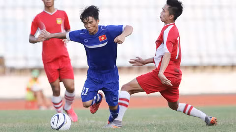 Không chủ quan, U19 Việt Nam (trái) sẽ có 3 điểm để tiếp tục đua tranh vé vào bán kết