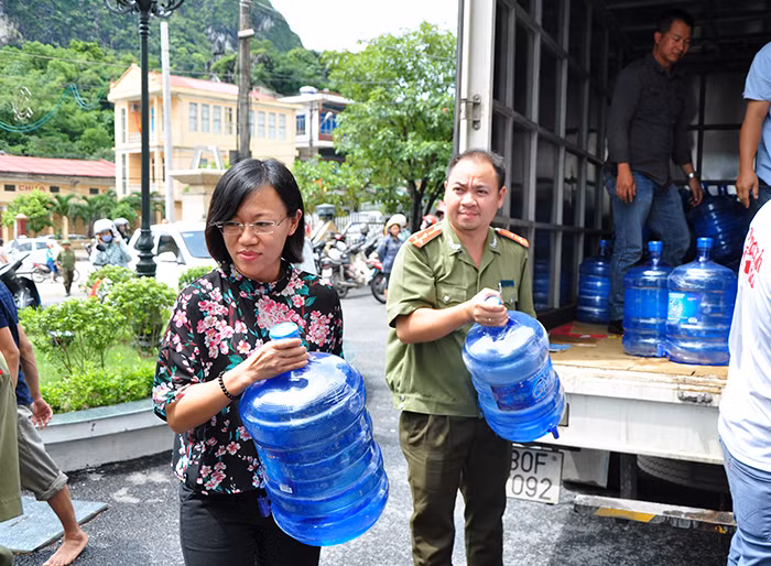Đồng chí Lê Ngọc Hân, Phó Tổng Biên tập Báo Quảng Ninh tham gia 