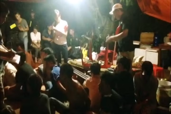 Cơ quan Công an bắt giữ các đối tượng tại chiếu bạc.
