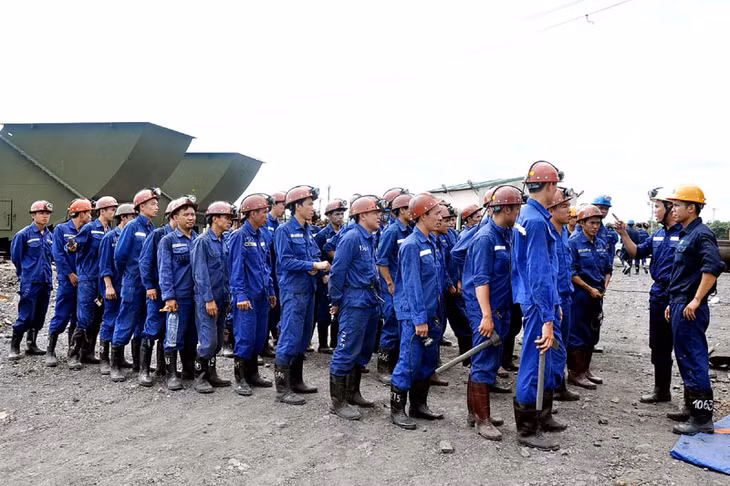 Tập đoàn TKV đã huy động trên 400 công nhân đào lò tinh nhuệ.