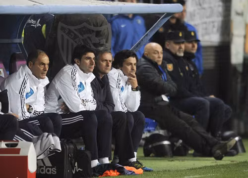 Louro (ngoài cùng bên trái) là cánh tay phải của Mourinho