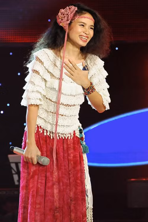 Đồng Lan đi hát vài năm nhưng chỉ tới The Voice cô mới được nhiều người biết đến