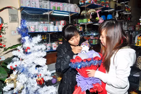 Các cửa hàng quà tặng lưu niệm vào dịp sôi động.