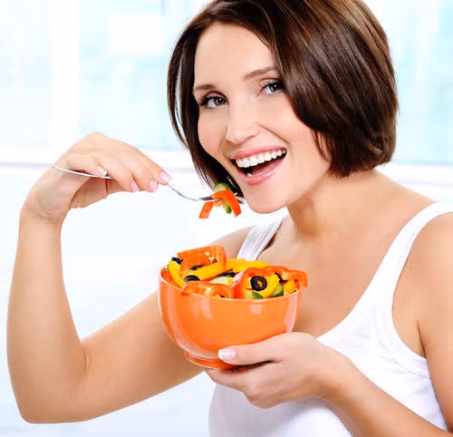 Nên ăn nhiều hoa quả và thực phẩm tự chế biến thay vì ăn thực phẩm đóng hộp.