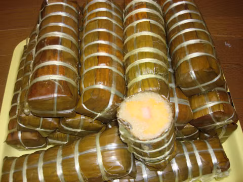 Những đòn bánh tét thơm ngon trên đất nước Nhật Bản. Ảnh do độc giả cung cấp.