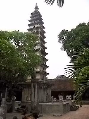 Tháp Phổ Minh, nơi lưu giữ hòm xá lị của Phật Hoàng Trần Nhân Tông.