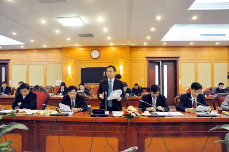 Phó Chủ tịch UBND tỉnh Đặng Huy Hậu báo cáo kết quả 1 năm thực hiện chương trình phối hợp hoạt động KH-CN.