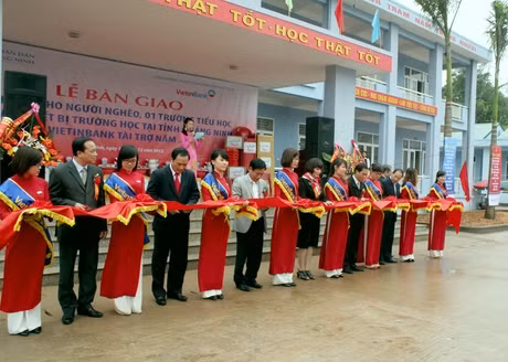 Lễ cắt băng khánh thành bàn giao trường tiểu học Đồn Đạc