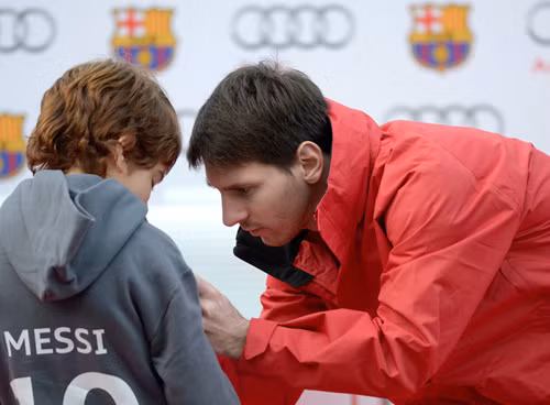 Messi xứng đáng nhận lương cao hơn rất nhiều so với con số 13 triệu euro/năm - Ảnh Getty